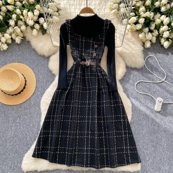 LW0138 French Vintage High Sense Button Decorated Waist Woolen Halter Dress Women'S Bottom Knitwear Women'S Two-Piece Suit - Image 2
