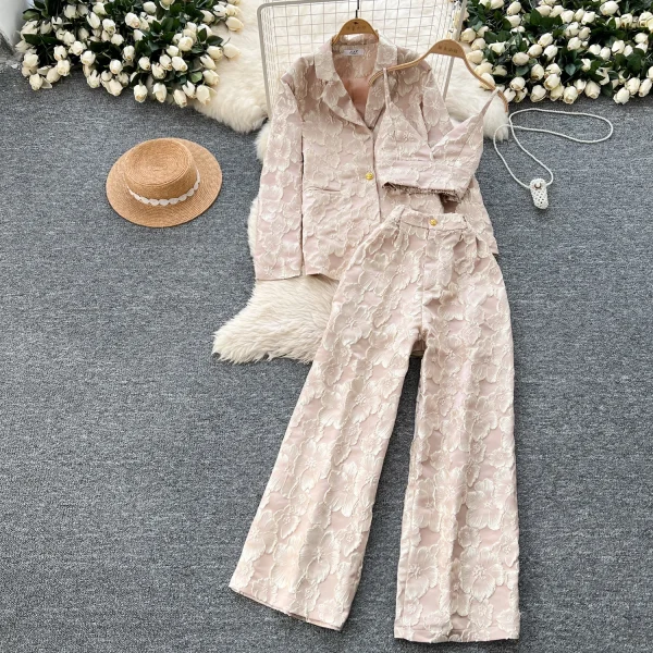 LW0103 Light Wind Relief Embossed Gold Flower Long Sleeve Suit Jacket With Broad Leg Trousers Three-Piece Set - Image 3