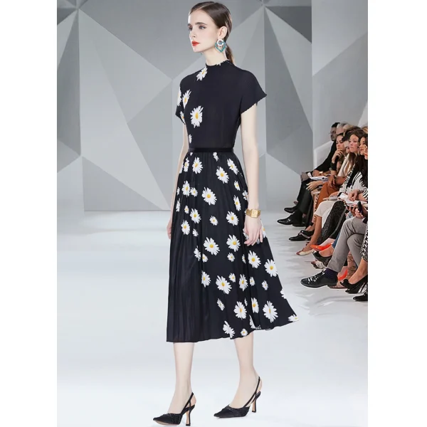 LE1340 High Quality Pleat Printed Clothing Casual Set Printed Short Sleeve Top Printed Long Pleated Skirt Two Piece Sets - Image 4